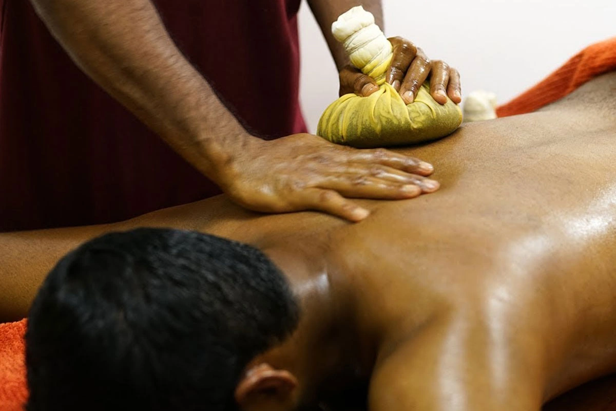 Naranga Kizhi Therapy